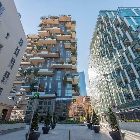 Joivy 1Br Apt In Isola With Stunning View To Bosco Verticale Милан Экстерьер фото